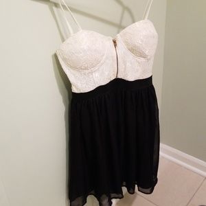 NWOT Black & White Lace Bustier Dress Adjustable